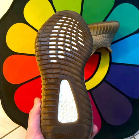 Yeezy 350 V2 “Taupe” - Picture 2 of 4